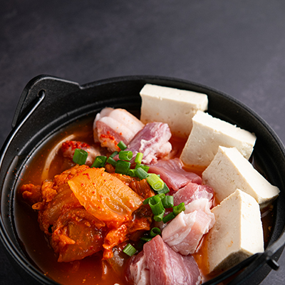 씹는 맛이 살아있는 
신선한 생고기만 고집